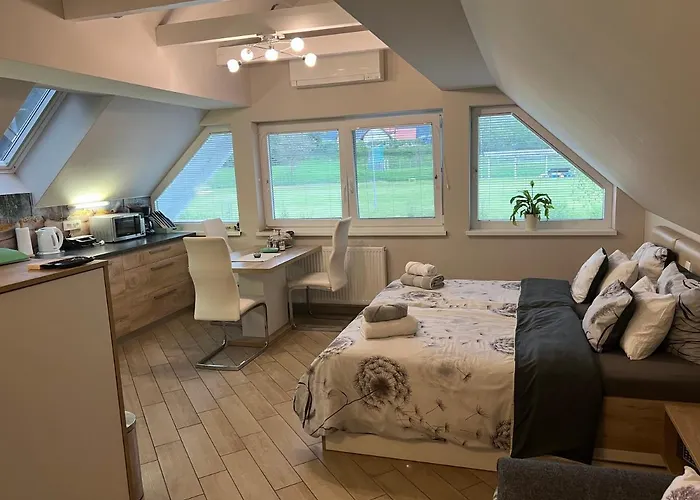 With Heated Outdoor Pool * レスツェ