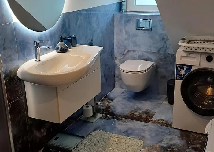 With Heated Outdoor Pool レスツェ